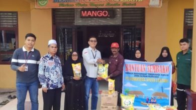 Photo of Terdampak Banjir, Desa Rambah dan Sai Kumango Mendapat Batuan dari PT.SSL