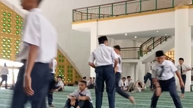 Photo of Siswa Madrasah Mengganggu Jamaah Mesjid Agung Sultan Thaf Sinar Basarsyah Lubuk Pakam