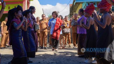 Photo of Bupati Karo Hadiri Penyerahan Raport kepada Kepsek Negeri dan Penandatanganan Perjanjian Kerja