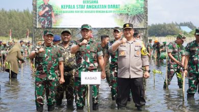 Photo of Kepala Staf Angkatan Darat Tanam 64.500 Bibit Mangrove Secara Serentak di Seluruh Wilayah Aceh