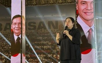 Photo of Istri Anies, Istri Ganjar Salaman dan Foto Bareng Puan di Jeda Debat