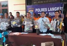 Photo of Polres Langkat Amankan 12 Pelaku Pengrusakan Rumah di Sei Lepan