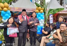 Photo of Hari Jadi Kabupaten Karo Ke-78, Bupati Karo Potong Nasi Tumpeng, Dinas Infokom Suguhkan “Pagit-Pagit Lembu” Kepada Pengunjung