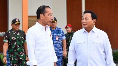 Photo of Kunker ke Jatim, Jokowi Didampingi Prabowo di Pesawat Kepresidenan