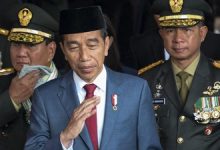 Photo of Jokowi Butuh Cantelan Partai: Golkar Terlalu Sulit, PSI Terlalu Kecil