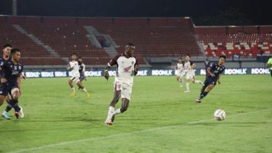 Photo of Arema Lolos dari Zona Degradasi, Menang 3-2 Atas PSM Makassar