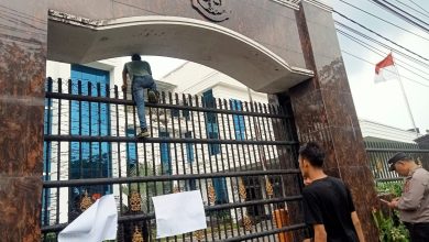 Photo of GMPM Orasi di Depan Kejatisu Terkait Dugaan Korupsi Dinkes Palas, Minta Kasi Intelijen Kejatisu Dicopot