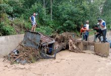 Photo of Hendak Pindahkan Mobil, Firman Ginting Bersama Mobil Hartopnya Hanyut Disapu Banjir