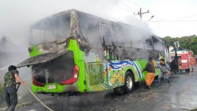 Photo of Bus Pariwisata Angkut Pelajar Terbakar di Simalungun, Tidak Ada Korban Jiwa