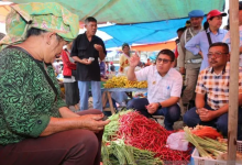 Photo of Pj Bupati Taput Dimposma Sidak Pasar Tarutung Jaga Stabilitas Harga
