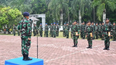 Photo of Danlanal TBA Nyatakan Tindak Anggota Terlibat Judi Online