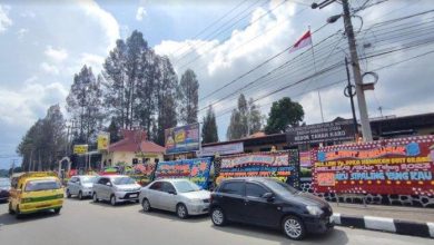 Photo of Pelaku Investasi Bodong Berhasil Diringkus, Pagar Depan Polres Tanah Karo Dipenuhi Papan Bunga