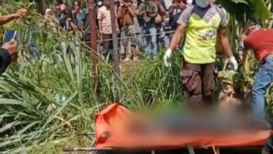 Photo of Warga Dikejutkan Penemuan Sesosok Mayat Pria Membusuk Didalam Parit Dekat Gudang Pupuk