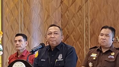 Photo of Kejagung Serahkan Anggota Densus 88 Penguntit Jampidsus ke Propam Polri