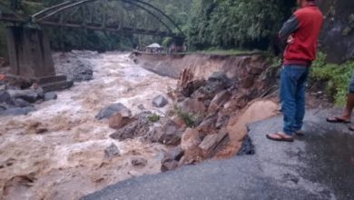 Photo of Banjir Bandang Melanda Sumbar, 14 Orang Meninggal Dunia