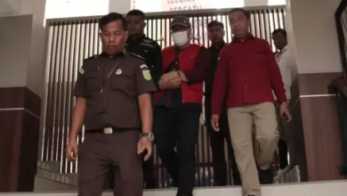 Photo of Korupsi Rp32,7 Miliar, Kejati Sumut Tahan Mantan Camat Harian Samosir