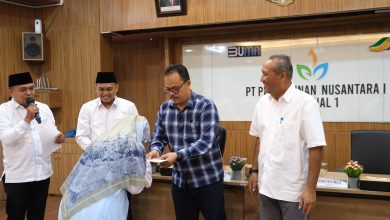 Photo of Region Head Didik Prasetyo Lepas Kafilah PTPN 1 Regional 1 ke MTQ Nasional di Tapsel