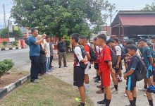 Photo of Jelang Ikuti Liga Asprov PSSI Sumut 2024, Kapolsek Galang Pimpin Latihan Fisik SSB Wayang