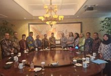 Photo of Bupati Sabar AS Tandatangani MoU dengan Yayasan Putera Sampoerna, Terima Penghargaan Peduli Pendidikan