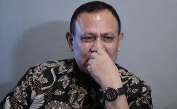 Photo of 7 Bulan Jadi Tersangka, Eks Ketua KPK Firli Bahuri Tak Pernah Ditahan