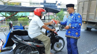 Photo of Pemkab Bagi 1.500 Bendera Merah Putih Jelang HUT Labura