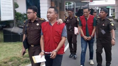 Photo of 2 Tersangka Korupsi Rehabilitasi Sekolah Ditahan Kejati Sumut