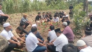 Photo of Korban Kapal Tenggelam di Tapteng Dimakamkan Satu Liang