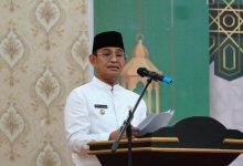 Photo of Penyaluran Tali Asih, Pj Bupati: Bilal Jenazah dan Penggali Kubur Pekerjaan Mulia