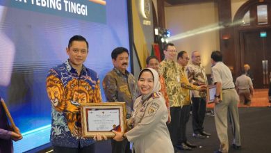 Photo of Kantor Pertanahan Kota Tebing Tinggi Raih Penghargaan Wilayah Tertib Administrasi dan Berintegritas 2024