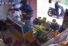 Photo of Coba Merampok Kios Mini ATM di Asahan, Pria Bersenjata Airsoft Gun Terekam CCTV
