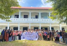 Photo of Tim Forum Lingkar Pena Aceh Latih Siswa Baitul Arqam Menulis Cerpen dan Puisi