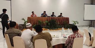 Photo of Calon Bupati Deli Serdang Dr. H. Asri Ludin Tambunan Bertemu Tokoh Lintas Agama, Sepakat Dorong Pilkada Aman dan Religius