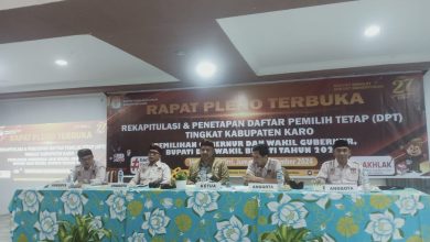 Photo of Rapat Pleno Terbuka Pemilu 2024 Kabupaten Karo, KPU Tetapkan 299.600 DPT dan 673 TPS