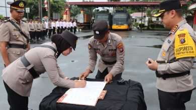 Photo of Kapolresta Deli Serdang Pimpin Sertijab Kasat Binmas dan 4 Kapolsek Jajaran Polresta Deli Serdang