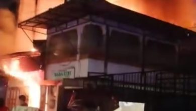Photo of Diduga Korsleting Arus Listrik, Api Hanguskan Toko Raja Perabot