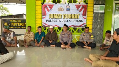 Photo of Polresta Deli Serdang Gelar Kegiatan Jumat Curhat, Dengarkan Keluhan Dan Masukan Masyarakat