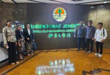 Photo of Difasilitasi Abetnego Tarigan, Bank Sampah GBKP Dapat Bantuan Satu Unit Kenderaan Pengangkut Sampah dari Dirjen PSLB3