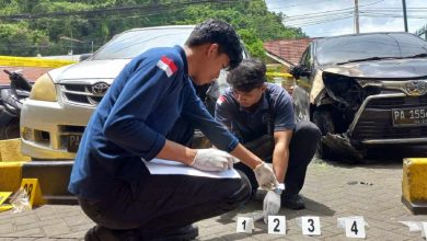 Photo of Ketua Dewan Pers Minta Polisi Usut dan Tangkap Segera Pelaku Pelemparan Molotov di kantor Jubi