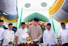 Photo of H Asri Ludin Tambunan Hadiri Peresmian Masjid Al Musannif Miftahul Ulum, Ijeck Singgung Hubungan Kedua Keluarga