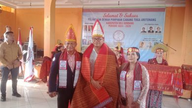 Photo of Usai Marga Sitorus, Kini Giliran Keluarga Besar Aritonang Berikan Dukungan kepada Asri Luddin Tambunan jadi Bupati Deli Serdang