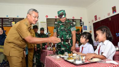 Photo of Pj Bupati Deli Serdang Dampingi Pangdam I/BB Tinjau Uji Coba Pemberian Makanan Bergizi