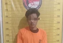 Photo of Sedang menunggu pembeli didepan rumah, bandar narkoba di tangkap Polres Binjai