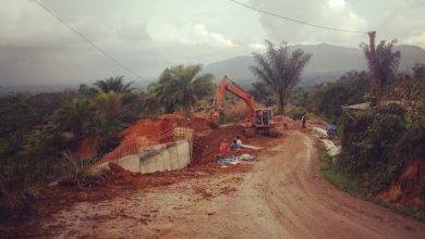 Photo of Penimbunan Jalan Longsor di STM Hulu Dikerjakan Asal-asalan