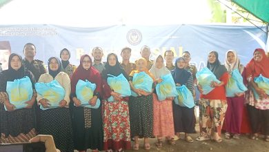 Photo of Kalapas Lubuk Pakam Salurkan Bantuan 500 Sembako Kementerian Imigrasi dan Pemasyarakatan kepada Masyarakat