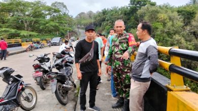Photo of Kepala Desa Liang Pematang Dinyatakan Hilang, Diduga Lompat dari Jembatan ke Sungai