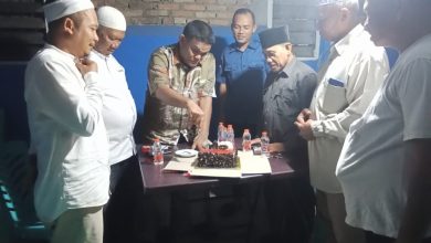 Photo of Tokoh Masyarakat Beri Ucapan Selamat Ulang Tahun Kepada Camat Galang