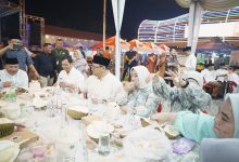 Photo of Bupati dan Wakil Bupati Deli Serdang  Pesta Makan Durian Gratis Bersama Masyarakat di Plaza Kuliner Lubuk Pakam