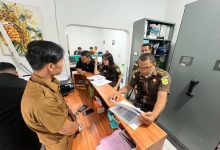 Photo of Kejari Deli Serdang Geledah Kantor Disbudporapar