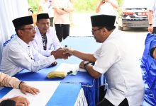 Photo of Bupati, Wabup & Pejabat Pemkab Deli Serdang Tunaikan Zakat
