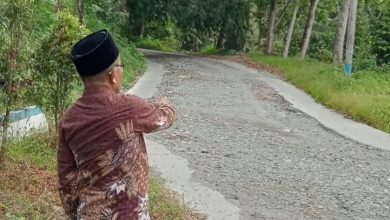 Photo of Soal Jalan Rusak, Ketua FKDM Deli Serdang Terima Keluhan Warga 4 Desa di Sibiru biru